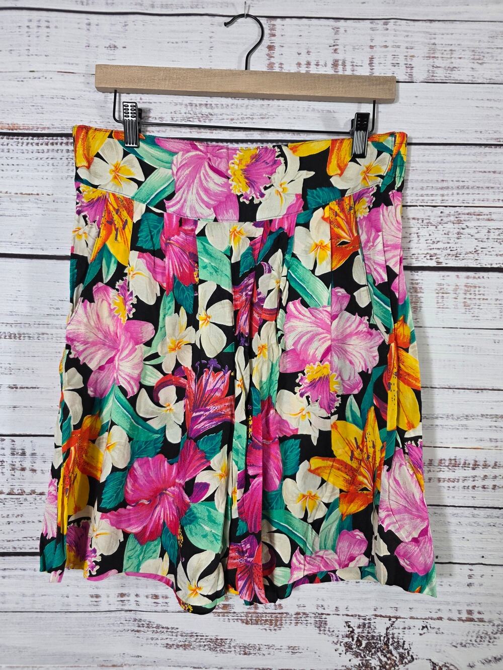 VTG Stringbean made in USA Women's Tropical Floral Hibiscus Pleated shorts 80s M